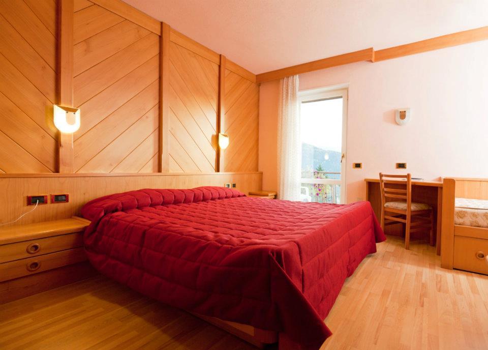 Hotel Rosalpina Folgaria Buitenkant foto