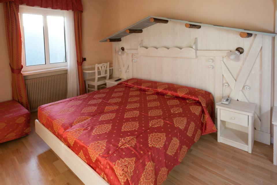 Hotel Rosalpina Folgaria Buitenkant foto