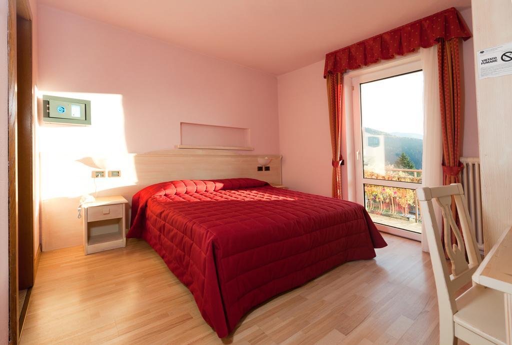 Hotel Rosalpina Folgaria Buitenkant foto