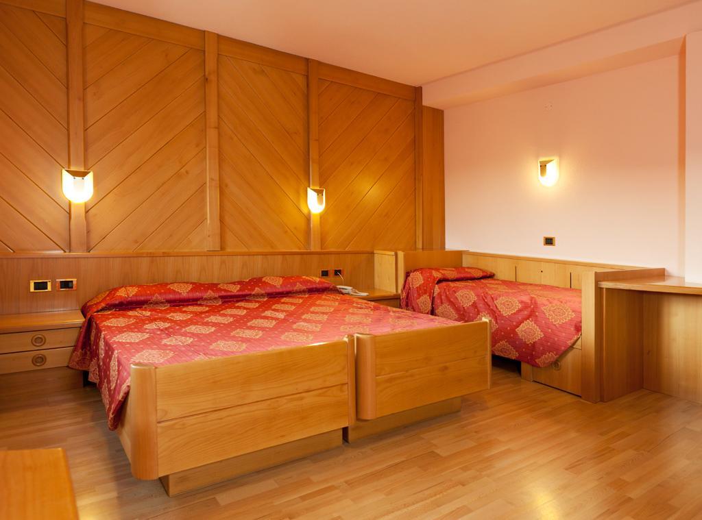 Hotel Rosalpina Folgaria Buitenkant foto