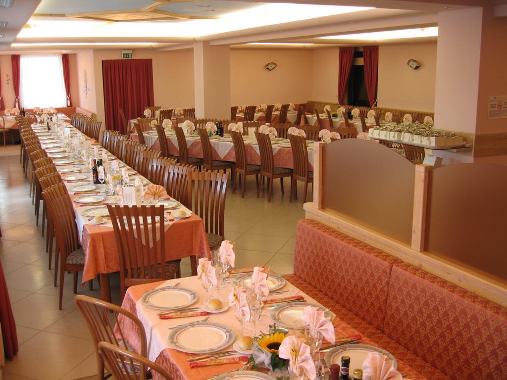 Hotel Rosalpina Folgaria Buitenkant foto